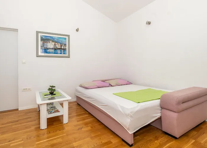 Marina On The Second Floor