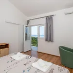 Marina On The Second Floor * Makarska