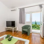 Marina On The Second Floor * Makarska