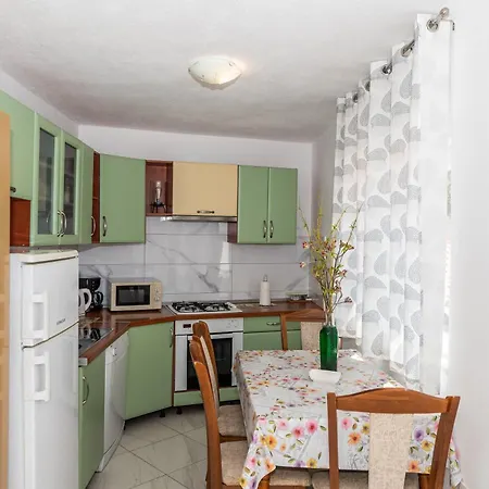Apartment Marina - Quiet Oasis With Heated Pool & Panoramic Sea View *