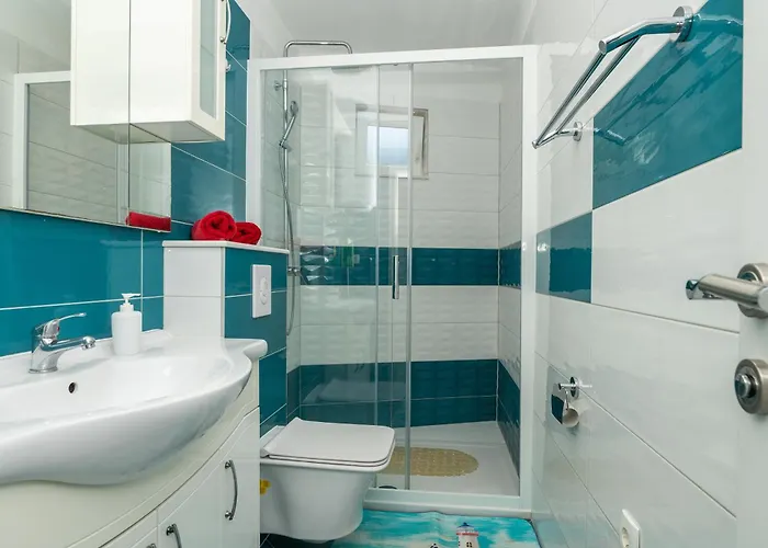 Marina On The Second Floor Apartment