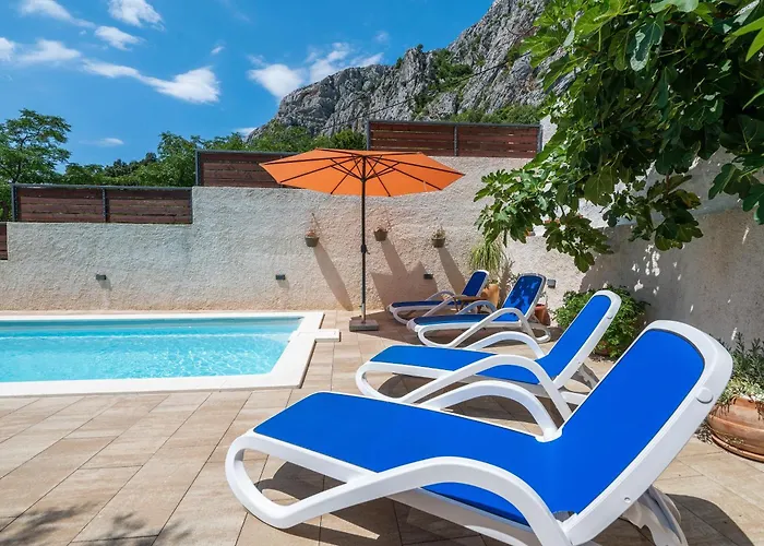 Marina On The Second Floor Apartment *