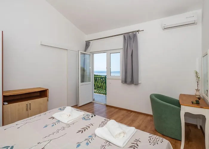 Marina On The Second Floor * Makarska