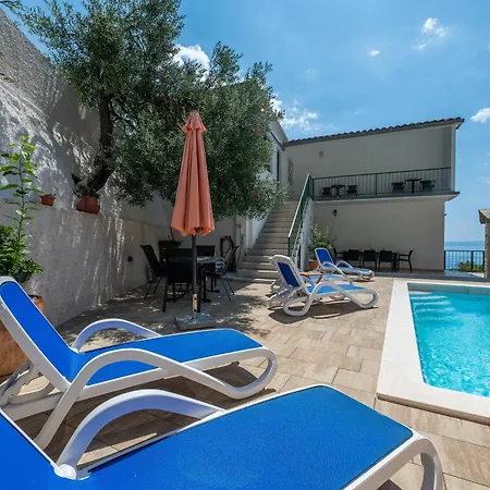 Marina On The Second Floor Apartman