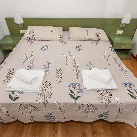 Marina On The Second Floor Apartman Makarska