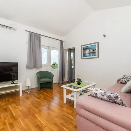 Apartman Marina On The Second Floor